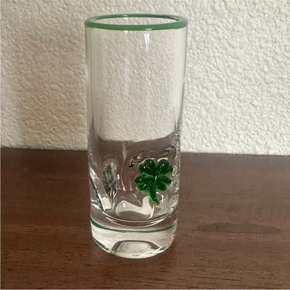 St. Patrick's day four leaf clover icon shot glass - Picture 3 of 3